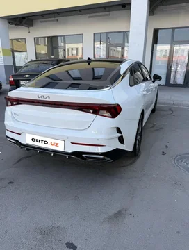 Kia K5 III