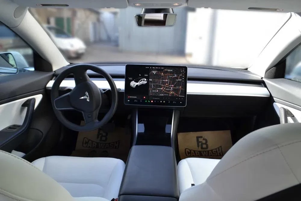 Tesla Model 3 I