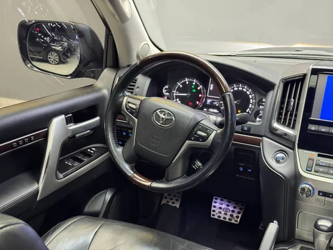 Toyota Land Cruiser 200 Series Рестайлинг 2