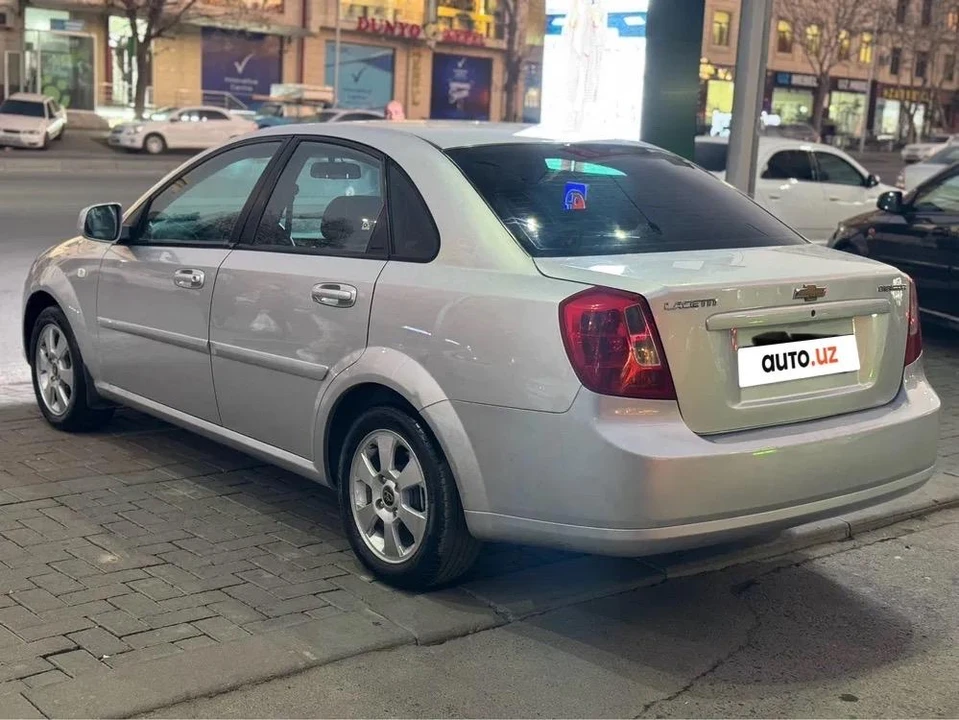 Chevrolet Gentra II