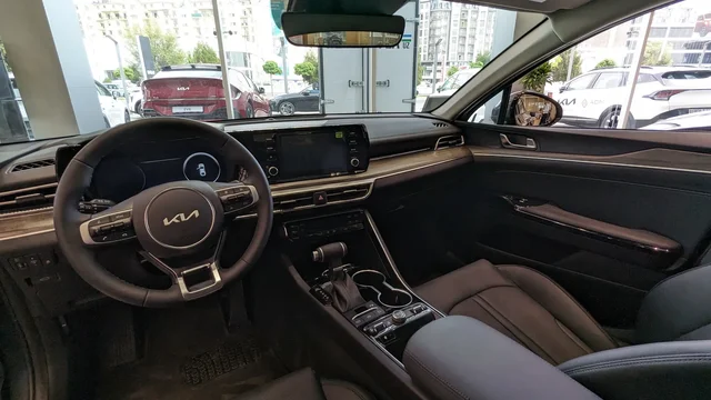 Kia K5 III