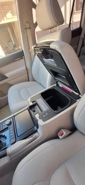 Toyota Land Cruiser 200 Seriyasi Restayling 2