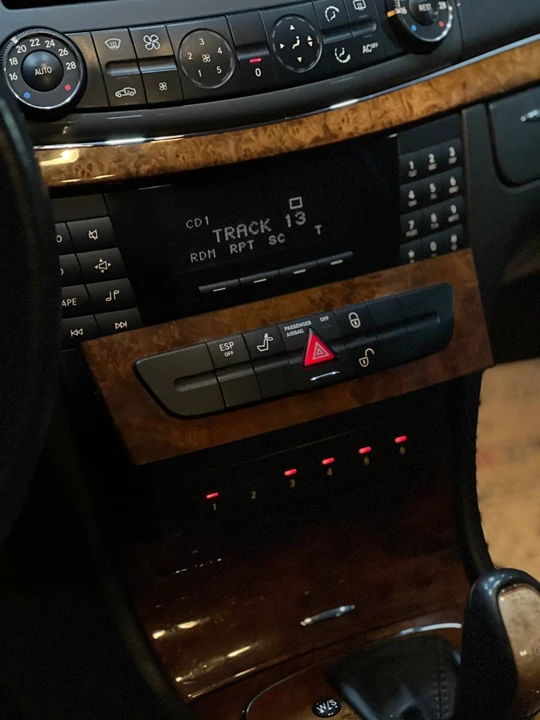 Mercedes-Benz E-class III W211