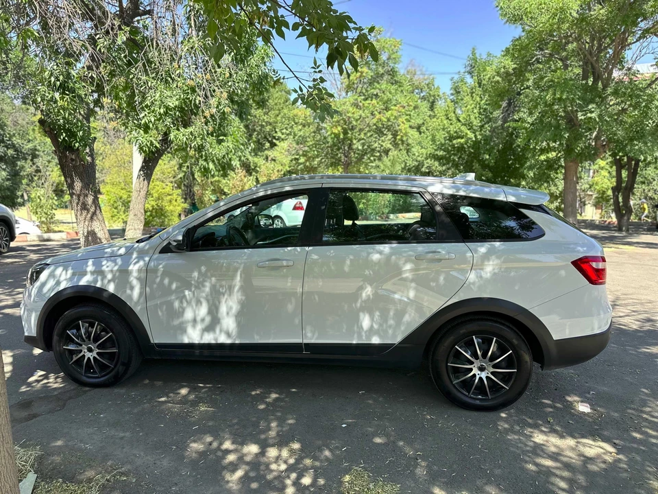Lada Vesta I