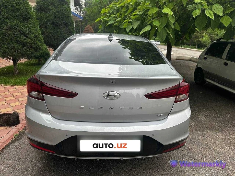 Hyundai Elantra VII  (CN7)