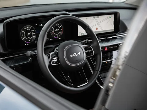 Kia Carnival IV