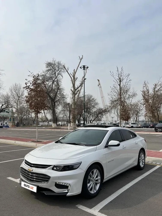 Chevrolet Malibu IX