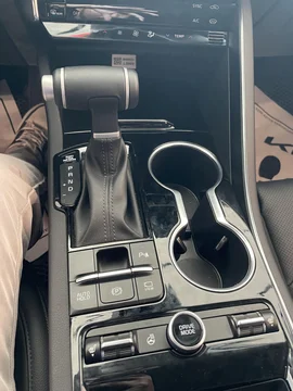 Kia K5 III