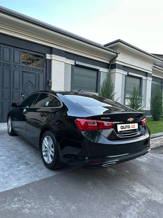 Chevrolet Malibu IX