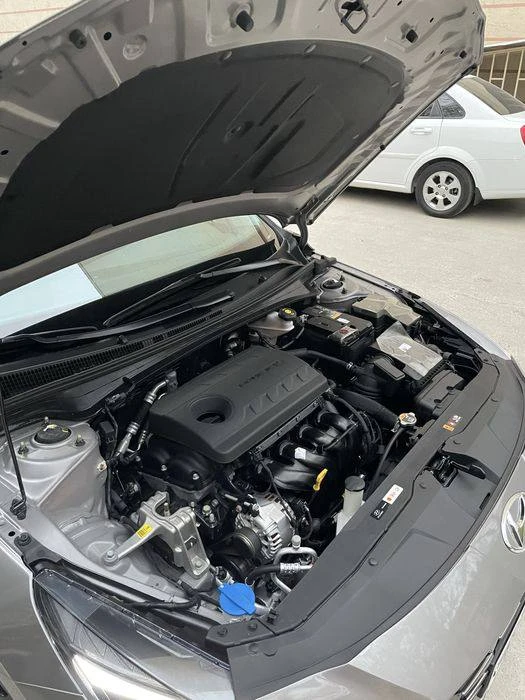 Hyundai Elantra VII  (CN7)