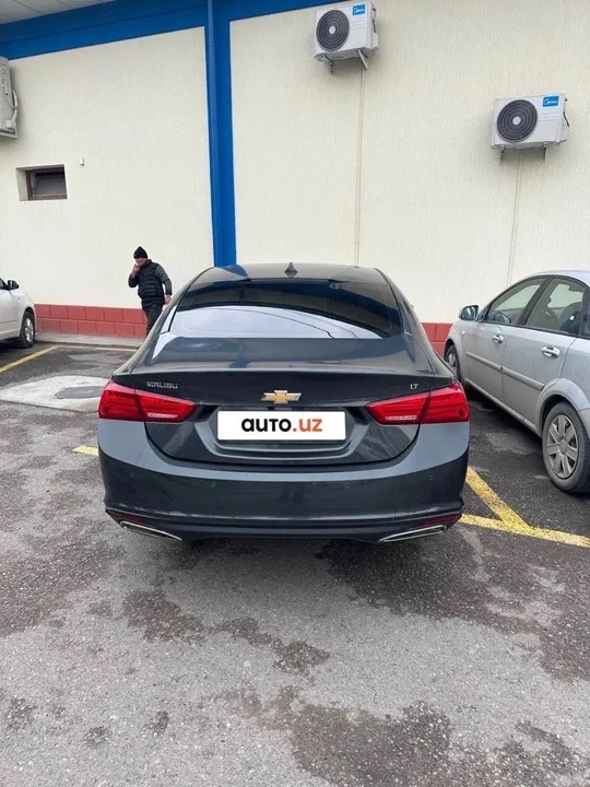 Chevrolet Malibu IX