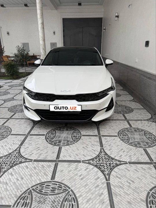 Kia K5 III