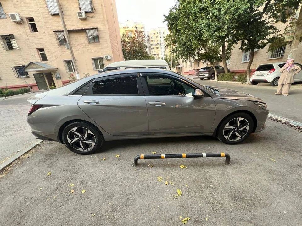 Hyundai Elantra VII  (CN7)