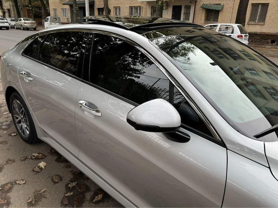 Kia K5 III