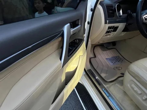 Toyota Land Cruiser 200 Seriyasi Restayling 2