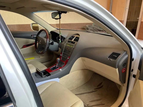 Lexus ES V