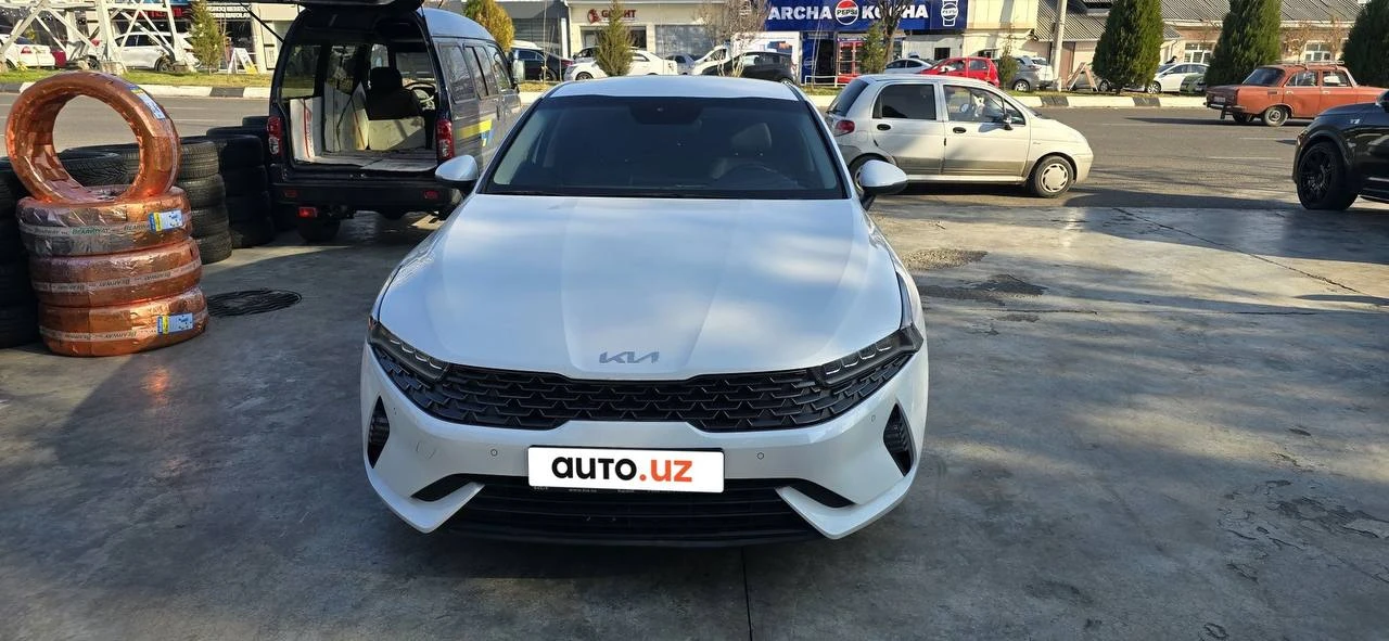 Kia K5 III