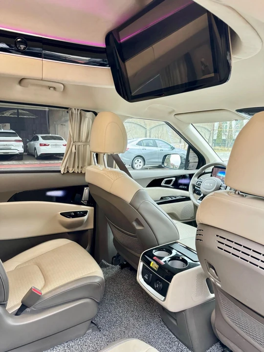 Kia Carnival IV