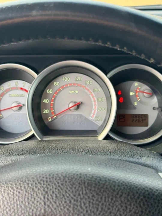 Nissan Tiida I