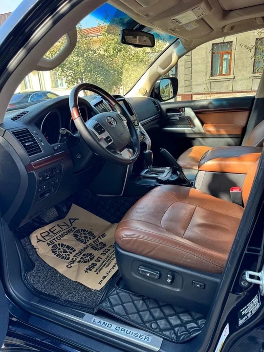 Toyota Land Cruiser 200 Seriyasi Restayling 2