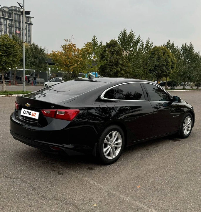 Chevrolet Malibu IX