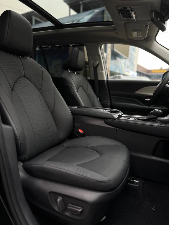 Toyota Grand Highlander I