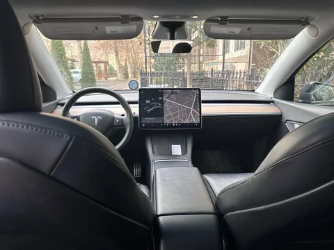 Tesla Model Y I