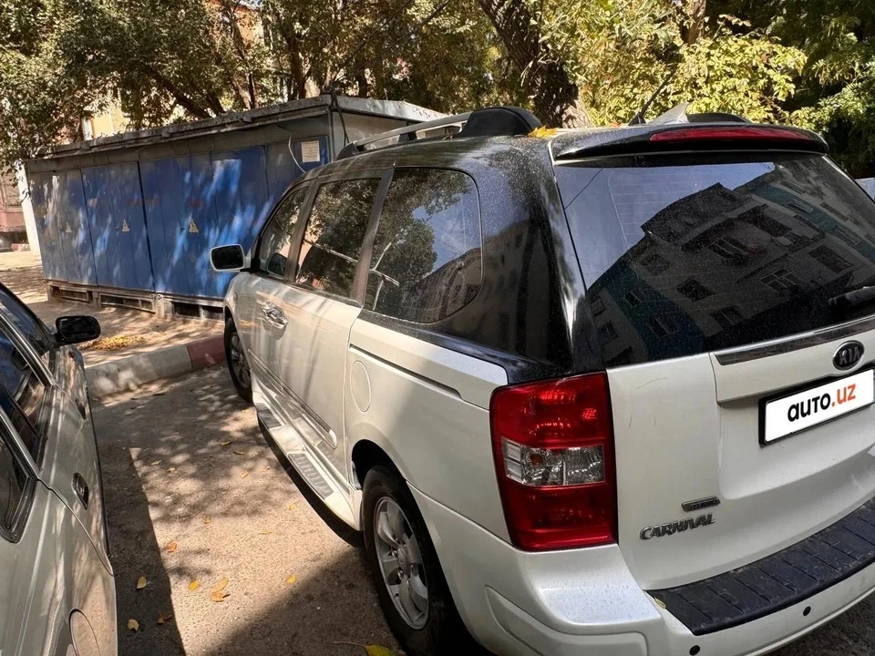 Kia Carnival II