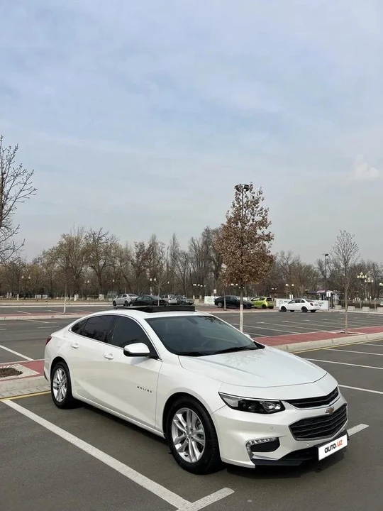 Chevrolet Malibu IX