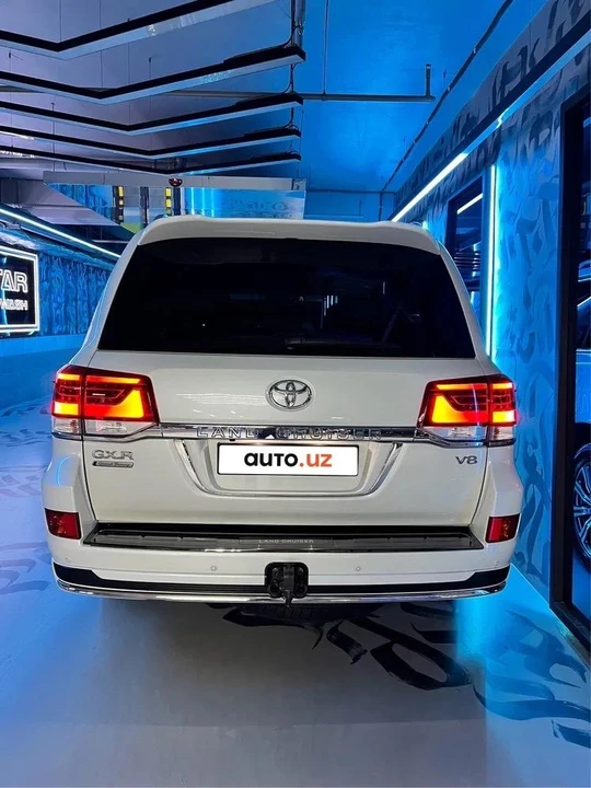 Toyota Land Cruiser 200 Seriyasi Restayling 2