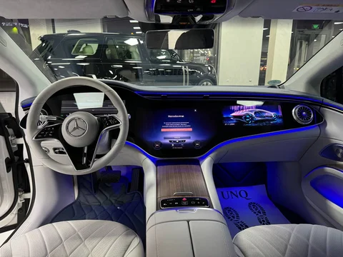 Mercedes-Benz EQS