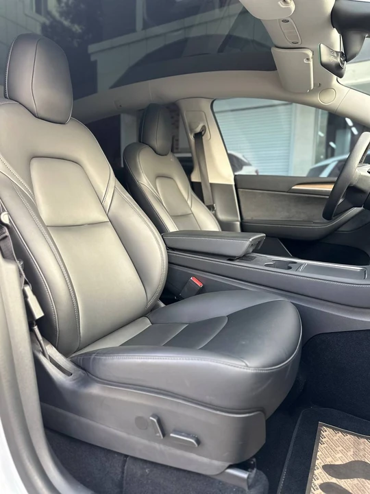 Tesla Model Y I