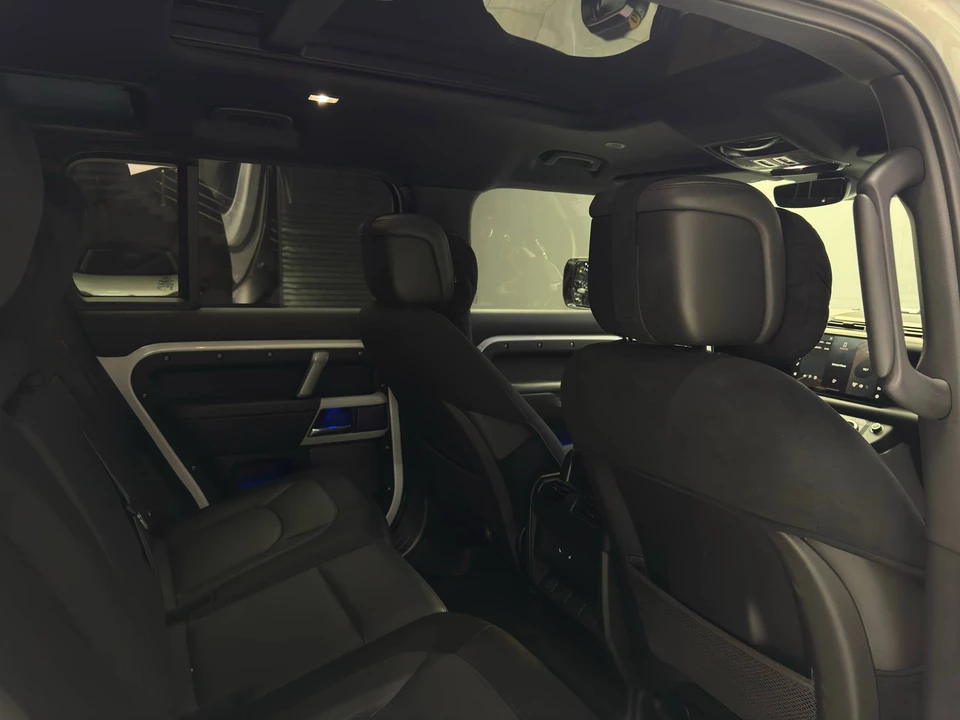 Land Rover Defender II