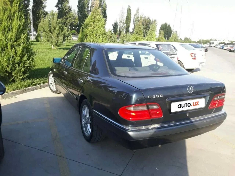 Mercedes-Benz E-class II W210