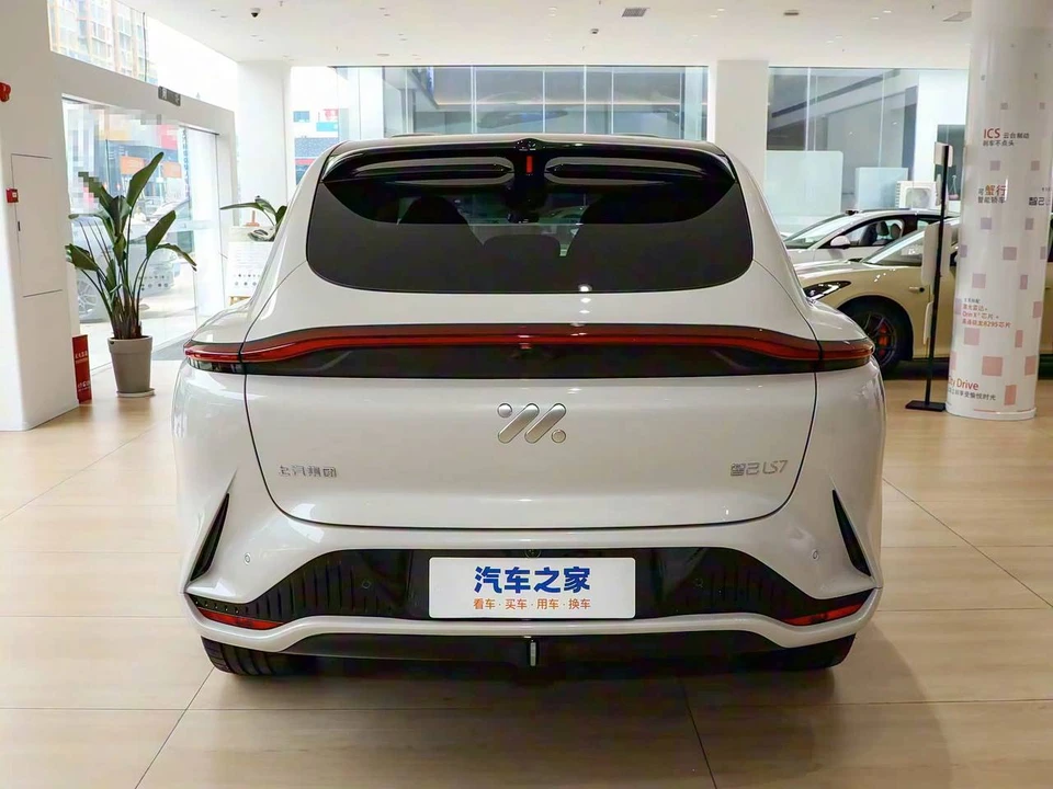 IM Motors (Zhiji) LS7 I