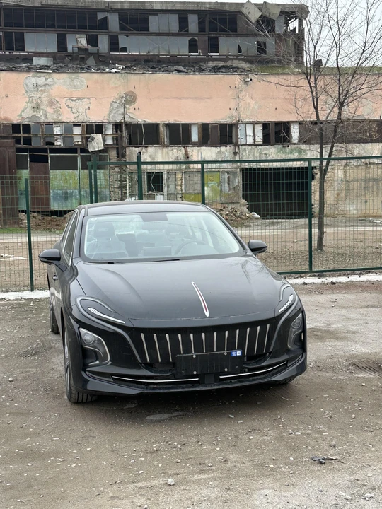 Hongqi E-QM5 I