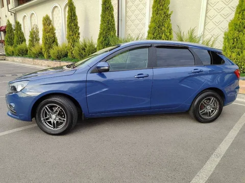 Lada Vesta I