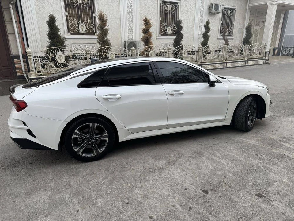 Kia K5 III