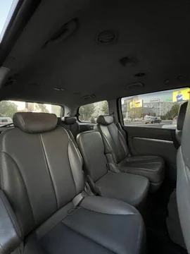 Kia Carnival II