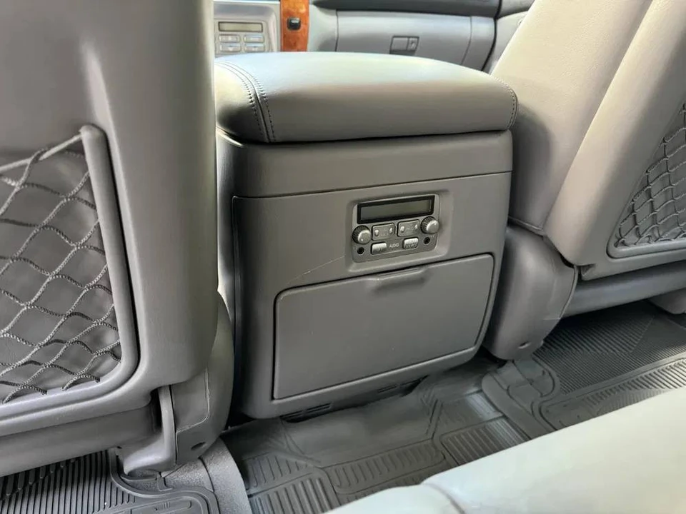 Toyota Land Cruiser 100 Series Рестайлинг 1