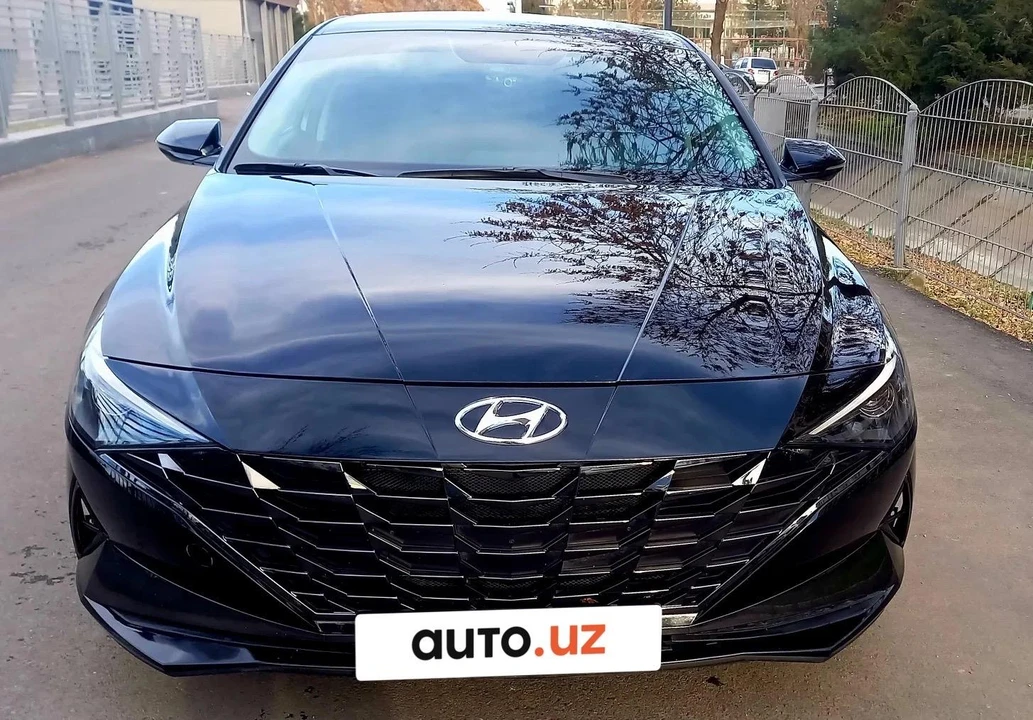 Hyundai Elantra VII  (CN7)