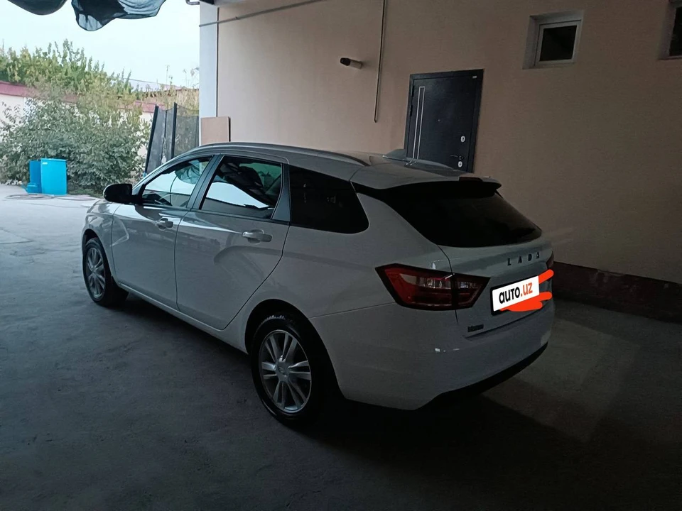 Lada Vesta I