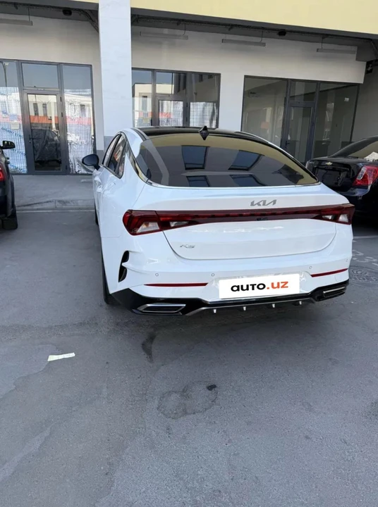 Kia K5 III