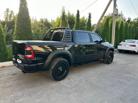 RAM 1500 V