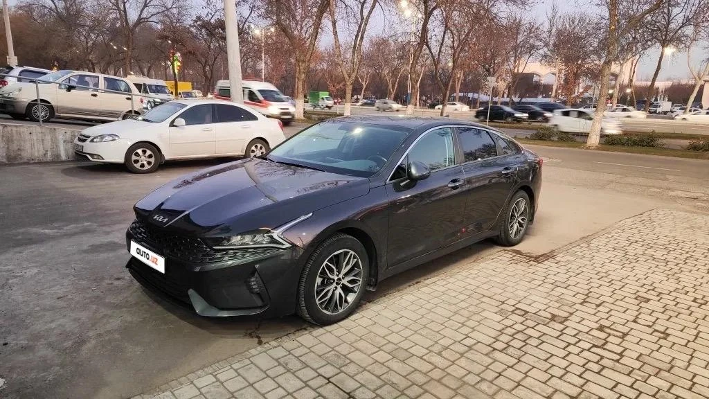 Kia K5 III