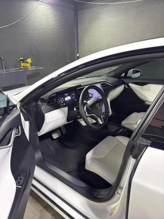 Tesla Model S I Рестайлинг