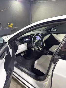 Tesla Model S I Рестайлинг