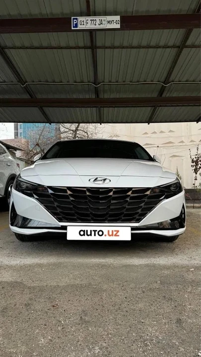 Hyundai Elantra VII  (CN7)