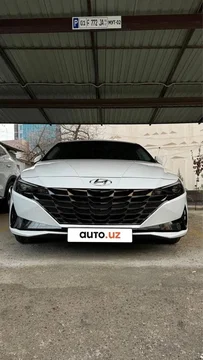 Hyundai Elantra VII  (CN7)