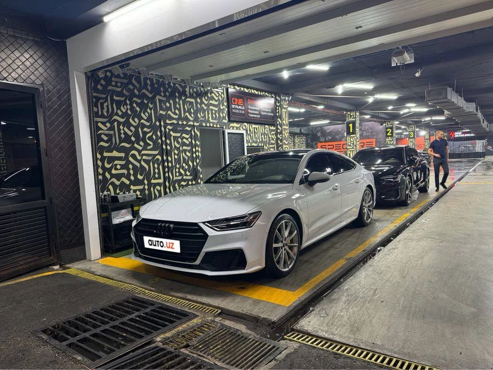 Audi A7 II (4K)